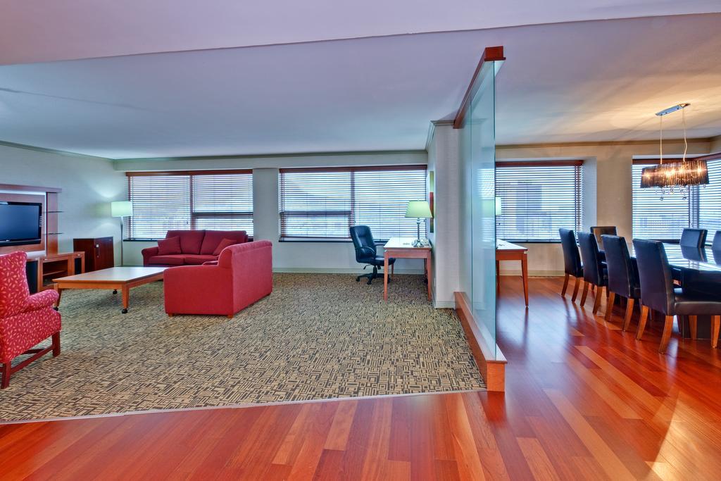 Holiday Inn Montreal Midtown מראה חיצוני תמונה